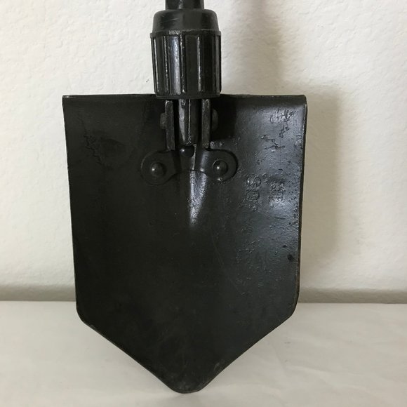 Portable Military Surplus Folding Spade - Picture 10 of 16